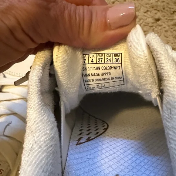 BOGO !!! Sketchers Arch Fit Arcade - Picture 8 of 14